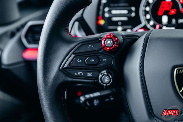 2025 Lamborghini Revuelto 