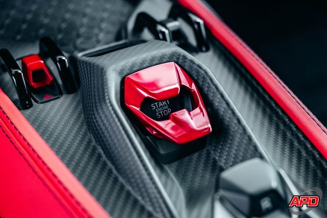 2025 Lamborghini Revuelto 