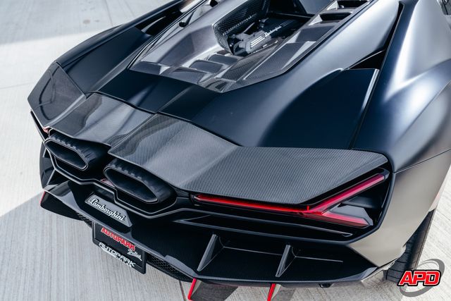 2025 Lamborghini Revuelto 