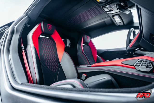 2025 Lamborghini Revuelto 