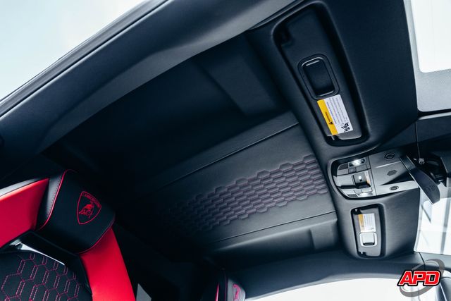 2025 Lamborghini Revuelto 