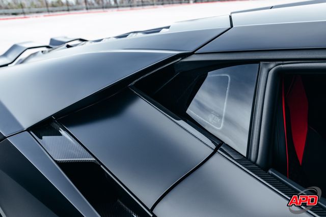 2025 Lamborghini Revuelto 