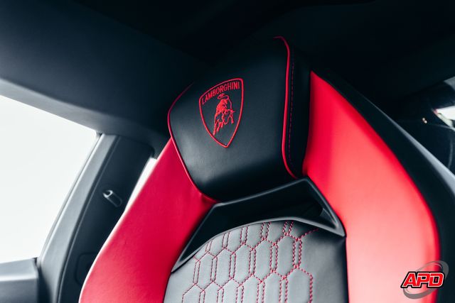 2025 Lamborghini Revuelto 
