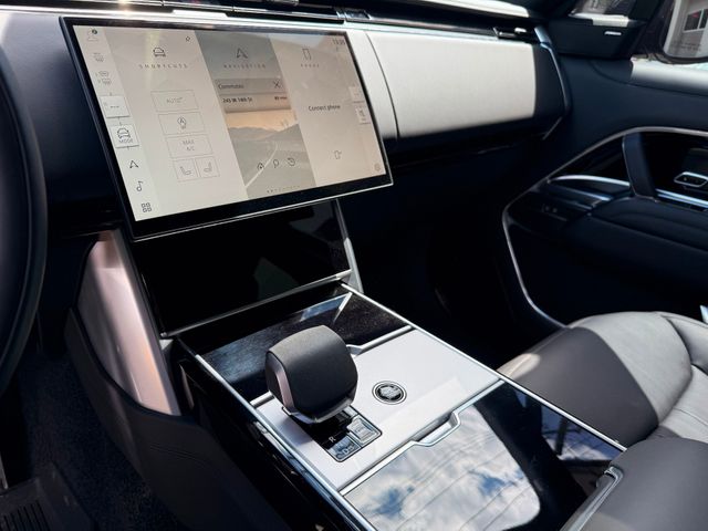 2025 Land Rover Range Rover P400 SE