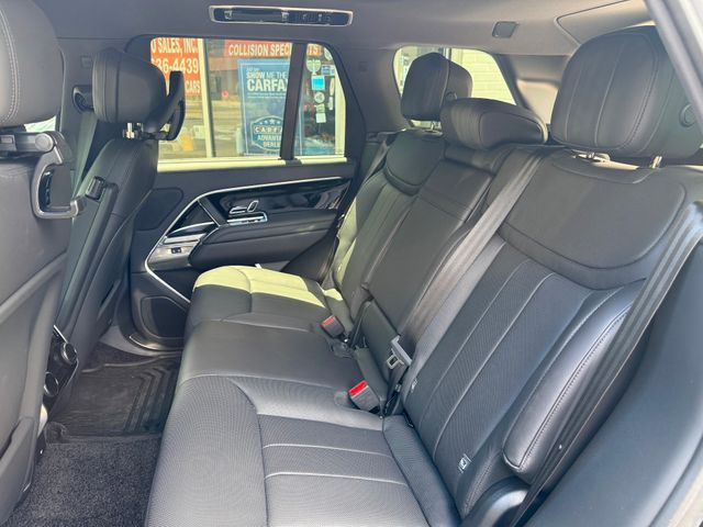 2025 Land Rover Range Rover P400 SE