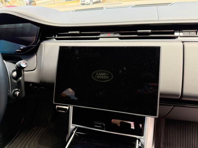 2025 Land Rover Range Rover P400 SE