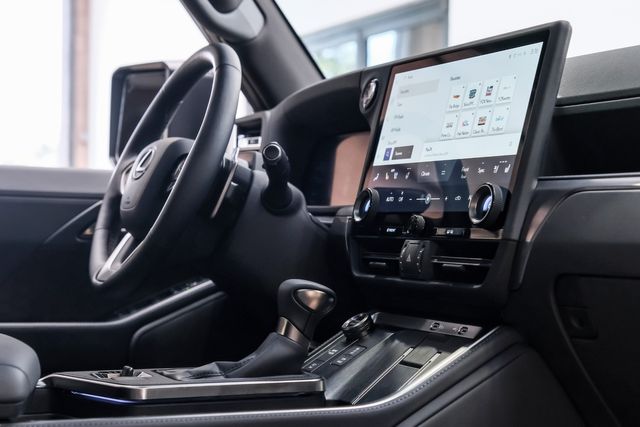 2025 Lexus GX 550 Premium+ LIFTED,ROOF, FUEL WHEELS, 3RD SEAT | Carrollton, TX | Texas Vehicle Exchange 2025 Lexus GX 550 Premium+ LIFTED,ROOF, FUEL WHEELS, 3RD SEAT | Carrollton, TX | Texas Vehicle Exchange