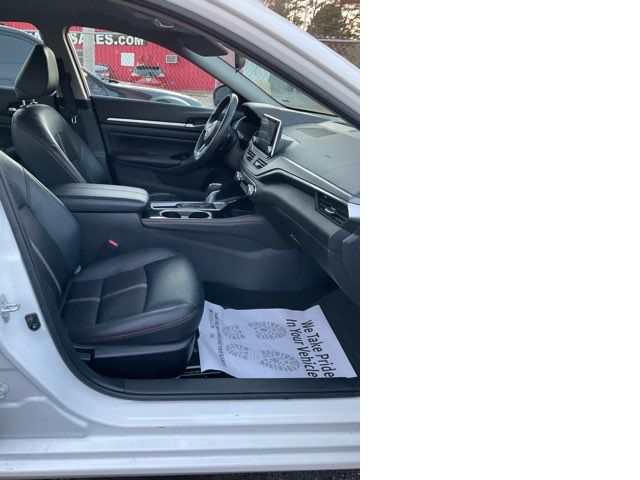 2025 Nissan Altima 2.5 SR