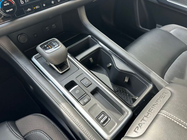 2025 Nissan Pathfinder SL | Irving, Texas | Hopper Motorplex