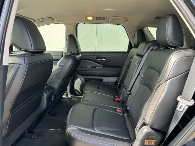 2025 Nissan Pathfinder SL | Irving, Texas | Hopper Motorplex