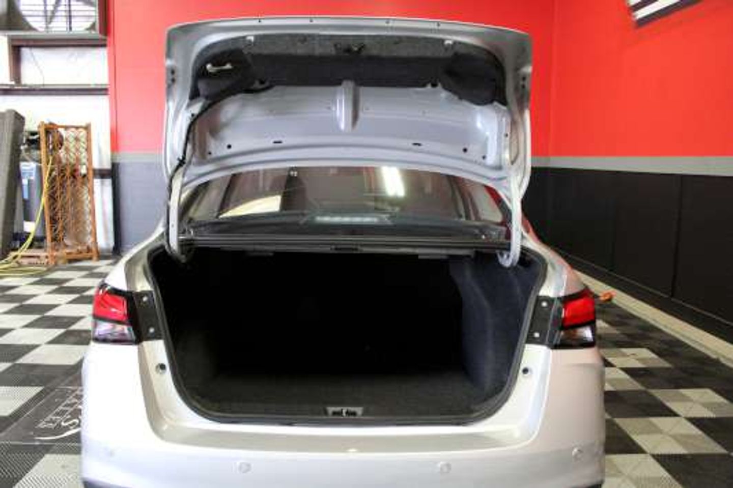2025 Nissan Versa SV - 5