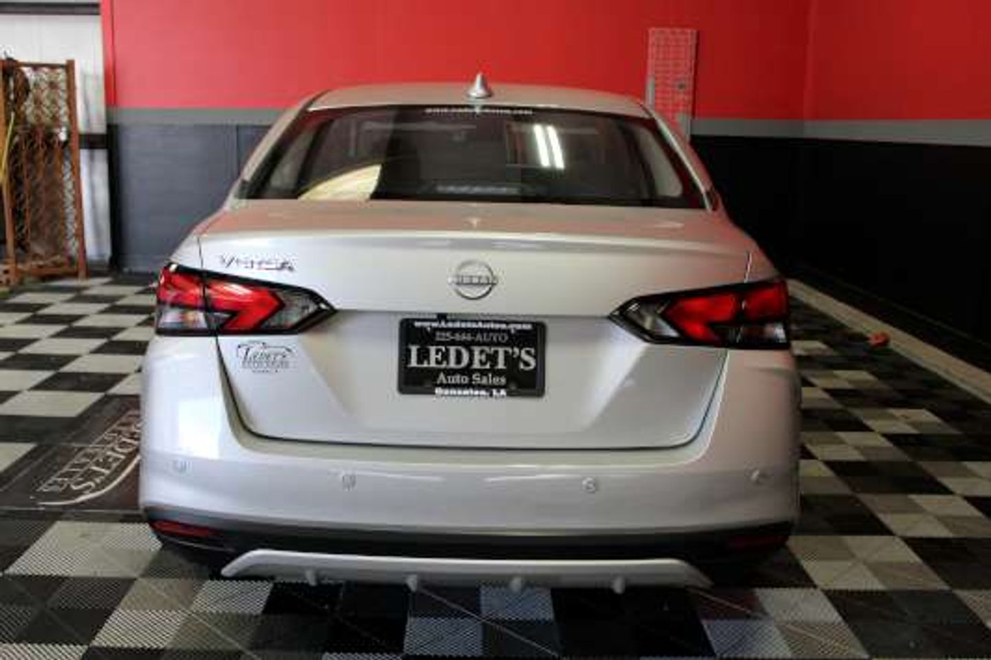 2025 Nissan Versa SV - 4