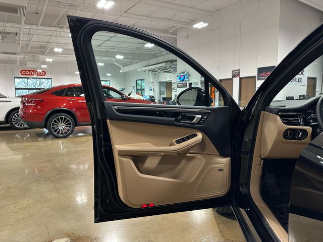 2025 Porsche Macan Base | Irving, Texas | Hopper Motorplex