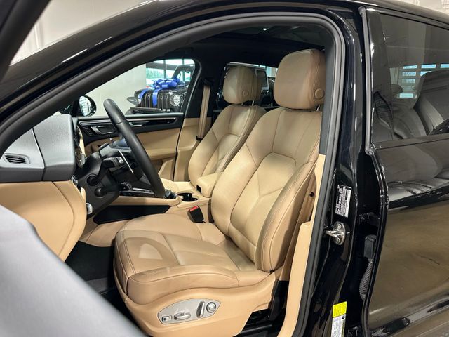 2025 Porsche Macan Base | Irving, Texas | Hopper Motorplex