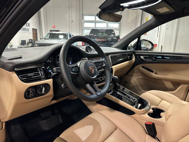 2025 Porsche Macan Base | Irving, Texas | Hopper Motorplex