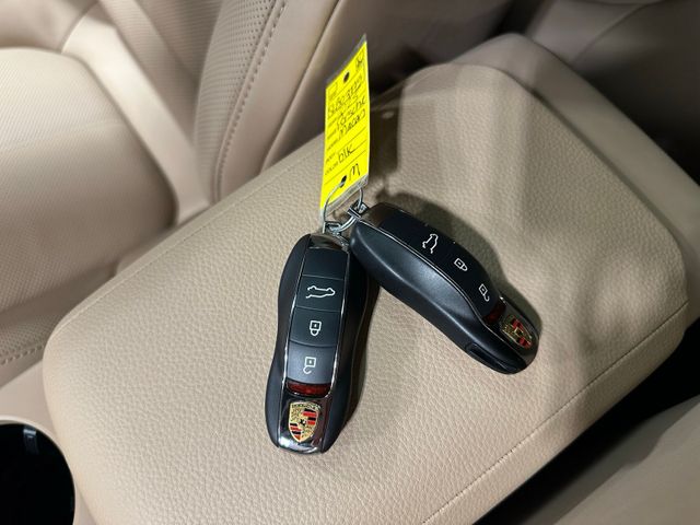 2025 Porsche Macan Base | Irving, Texas | Hopper Motorplex 2025 Porsche Macan Base | Irving, Texas | Hopper Motorplex