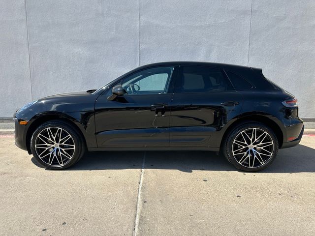 2025 Porsche Macan Base 