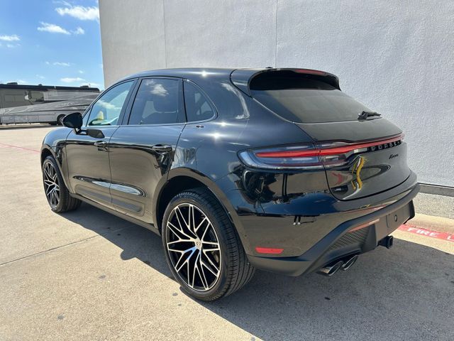 2025 Porsche Macan Base 