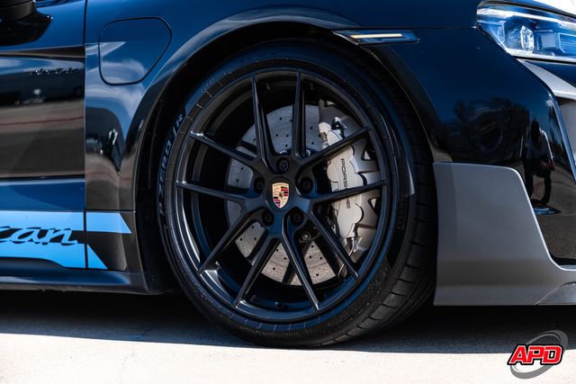 2025 Porsche Taycan Turbo GT w/ Weissach Package 2025 Porsche Taycan Turbo GT w/ Weissach Package