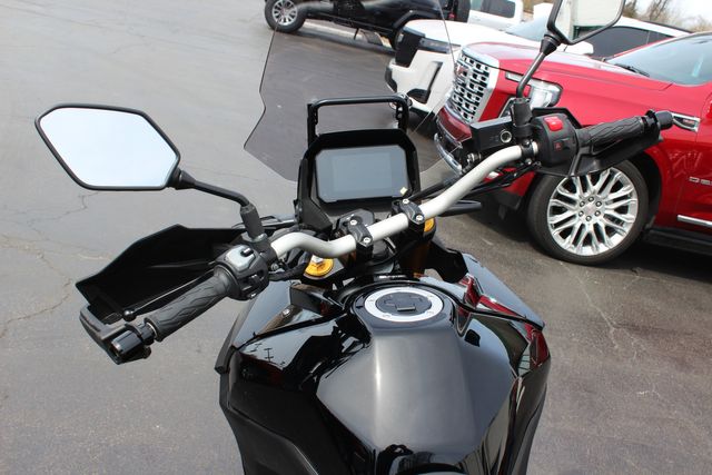 2025 Suzuki V-Strom 800DE Dual Sport | Granite City, Illinois | MasterCars Company Inc. 2025 Suzuki V-Strom 800DE Dual Sport | Granite City, Illinois | MasterCars Company Inc.
