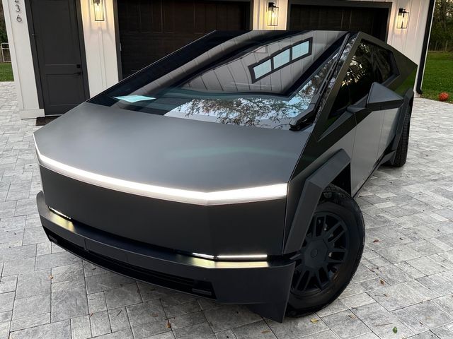 2025 Tesla Cybertruck 2025 TESLA SATIN BLACK CYBERTRUCK CARFAX 1 OWNER | Plant City, FL | psv5 DEMO - Bayshore Automotive