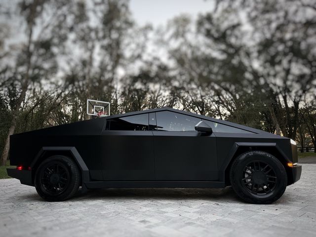 2025 Tesla Cybertruck 2025 TESLA SATIN BLACK CYBERTRUCK CARFAX 1 OWNER | Plant City, FL | psv5 DEMO - Bayshore Automotive