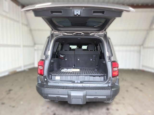 2025 Toyota Land Cruiser Base 2025 Toyota Land Cruiser Base