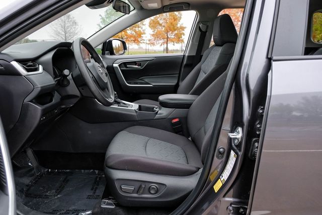 2025 Toyota RAV4 XLE 2025 Toyota RAV4 XLE