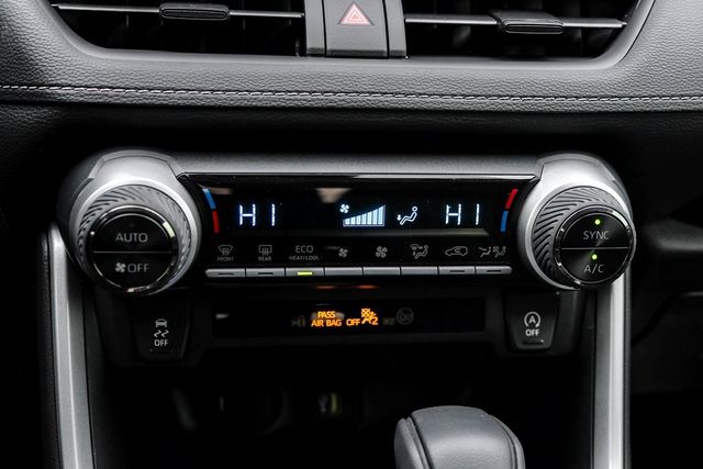 2025 Toyota RAV4 XLE 2025 Toyota RAV4 XLE