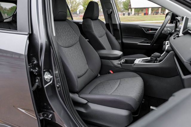 2025 Toyota RAV4 XLE 2025 Toyota RAV4 XLE