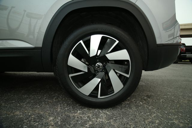 2025 Volkswagen Atlas Cross Sport SE | San Antonio, TX | R&L Certified Auto Group 2025 Volkswagen Atlas Cross Sport SE | San Antonio, TX | R&L Certified Auto Group