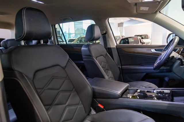 2025 Volkswagen Atlas SE