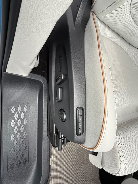 2025 Volkswagen ID. Buzz 1ST EDITION LOADED CARFAX CERT 1 OWNER WARRANTY | Plant City, FL | psv5 DEMO - Bayshore Automotive 2025 Volkswagen ID. Buzz 1ST EDITION LOADED CARFAX CERT 1 OWNER WARRANTY | Plant City, FL | psv5 DEMO - Bayshore Automotive