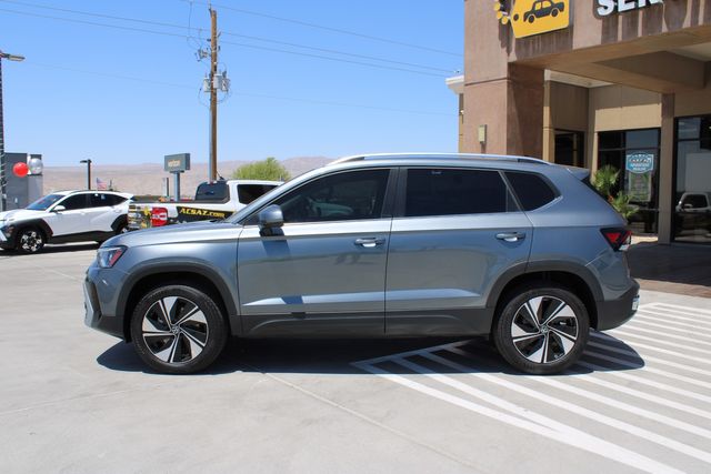 2025 Volkswagen Taos SE 4Motion