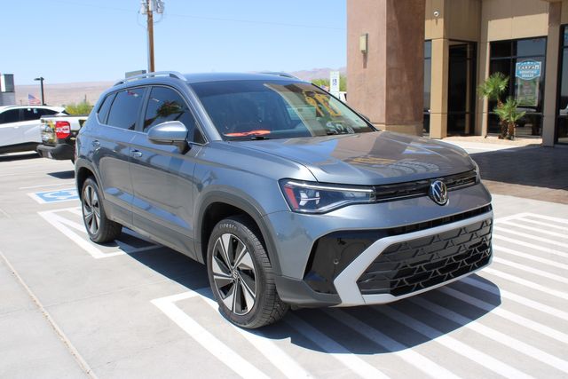 2025 Volkswagen Taos SE 4Motion