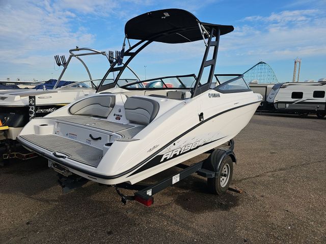 2025 Yamaha AR190