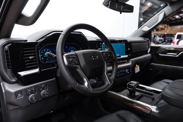 2026 Chevrolet Silverado 1500 LT Trail Boss 4X4 LIFTED,NAV,22" FUEL,CUSTOM LEATH | Carrollton, TX | Texas Vehicle Exchange