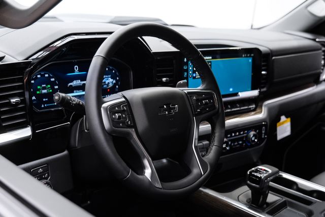 2026 Chevrolet Silverado 1500 LT Trail Boss 4X4 LIFTED,NAV,22" FUEL,CUSTOM LEATH | Carrollton, TX | Texas Vehicle Exchange