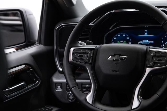 2026 Chevrolet Silverado 1500 LT Trail Boss 4X4 LIFTED,NAV,22" FUEL,CUSTOM LEATH | Carrollton, TX | Texas Vehicle Exchange