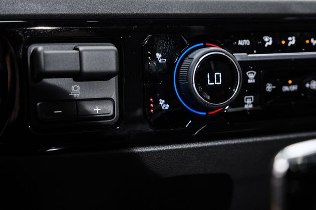 2026 Chevrolet Silverado 1500 LT Trail Boss 4X4 LIFTED,NAV,22" FUEL,CUSTOM LEATH | Carrollton, TX | Texas Vehicle Exchange