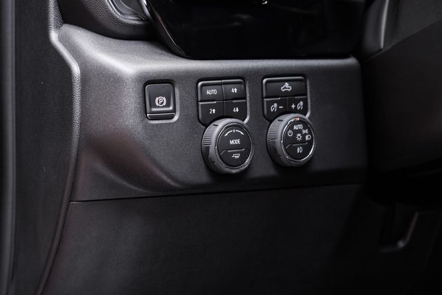 2026 Chevrolet Silverado 1500 LT Trail Boss 4X4 LIFTED,NAV,22" FUEL,CUSTOM LEATH | Carrollton, TX | Texas Vehicle Exchange