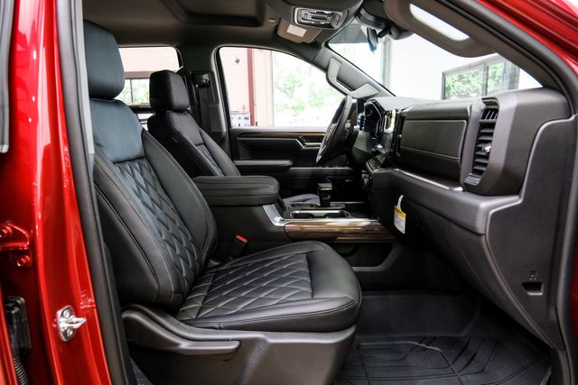 2026 Chevrolet Silverado 1500 LT Trail Boss 4X4,LIFTED,NAV,FUEL,DURAMAX,LEATHER | Carrollton, TX | Texas Vehicle Exchange