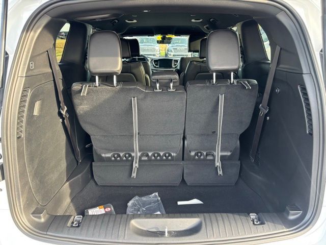 2026 Chrysler Voyager LX