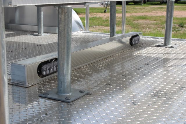 2026 Featherlite 3115 TRAM 28 Passenger 7 Aluminum Benches with Roof | CONROE, TX | SportChassis/ Featherlite Trailers of Texas