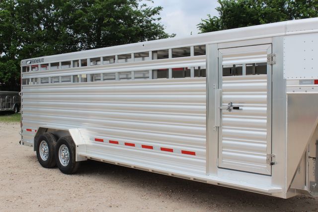 2026 Featherlite 8127 - 24' GN Livestock Trailer All-Aluminum 24' GN Livestock with 2 Cut Gates | CONROE, TX | SportChassis/ Featherlite Trailers of Texas