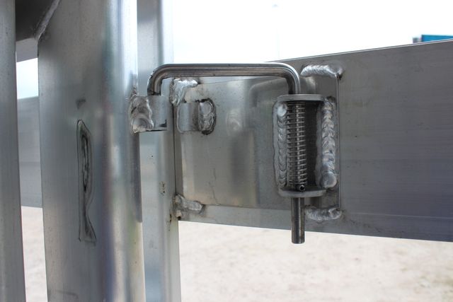 2026 Featherlite 8127 - 24' GN Livestock Trailer All-Aluminum 24' GN Livestock with 2 Cut Gates | CONROE, TX | SportChassis/ Featherlite Trailers of Texas 2026 Featherlite 8127 - 24' GN Livestock Trailer All-Aluminum 24' GN Livestock with 2 Cut Gates | CONROE, TX | SportChassis/ Featherlite Trailers of Texas
