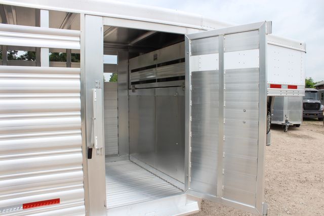 2026 Featherlite 8127 - 24' GN Livestock Trailer All-Aluminum 24' GN Livestock with 2 Cut Gates | CONROE, TX | SportChassis/ Featherlite Trailers of Texas