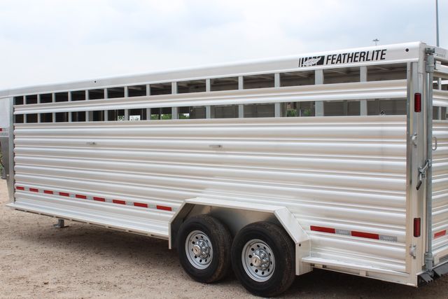 2026 Featherlite 8127 - 24' GN Livestock Trailer All-Aluminum 24' GN Livestock with 2 Cut Gates | CONROE, TX | SportChassis/ Featherlite Trailers of Texas