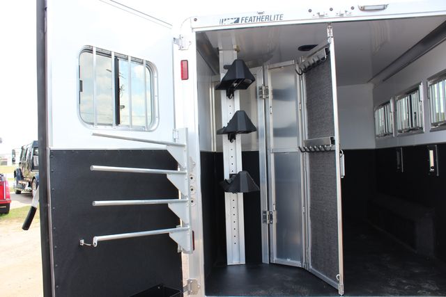 2026 Featherlite 9807 - 3 Horse Slant with 8' LQ 3H Slant GN LQ with Ramp Lining &amp; Insulated Horse | CONROE, TX | SportChassis/ Featherlite Trailers of Texas