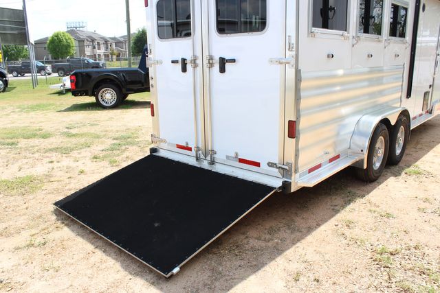 2026 Featherlite 9807 - 3 Horse Slant with 8' LQ 3H Slant GN LQ with Ramp Lining & Insulated Horse | CONROE, TX | SportChassis/ Featherlite Trailers of Texas 2026 Featherlite 9807 - 3 Horse Slant with 8' LQ 3H Slant GN LQ with Ramp Lining & Insulated Horse | CONROE, TX | SportChassis/ Featherlite Trailers of Texas